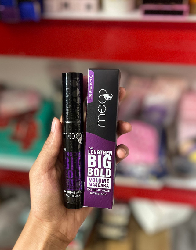 ریمل مدود مدل Big Bold حجم ۱۵ میلیلیتر حجم دهنده و بلند کننده